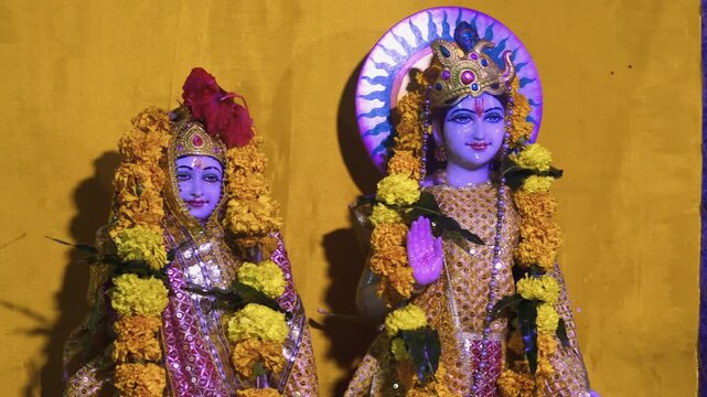 Laxmi Narayan Statue &ndash; Divine Form of Vishnu and Lakshmi Together in Harmony