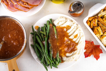 Thanksgiving plate with mashed potatoes and green beans