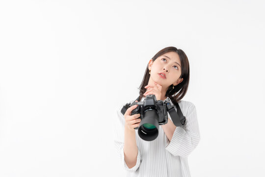 カメラを持った女性