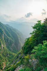 Obraz premium Dramatic Sunset Cliffs Overlooking Mount Wutai Canyon at Golden Hour