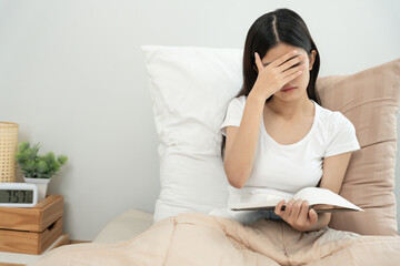 Eye problems, Asian women use hand cover eyes due to eye irritation, eye rubbing, dry, eye pain...