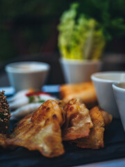 Photo culinaire de restaurant asiatique fusion à Paris