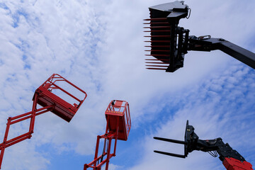 Parts of hydraulic agricultural and road machines, buckets and cranes, lifts and platforms