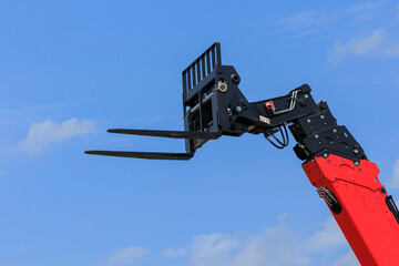 Parts of hydraulic agricultural and road machines, buckets and cranes, lifts and platforms