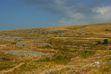 The valley of the tholos of Lettomanoppello
