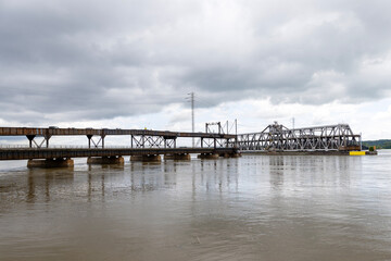 Obraz premium bridge over the river