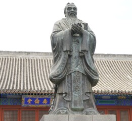 Obraz premium Statue of Confucius at Confucius temple in Beijing, China