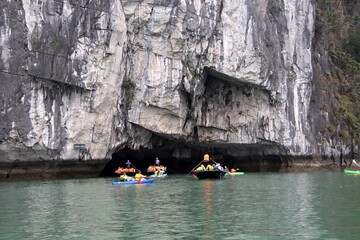 ベトナムハロン湾のルオン洞窟風景