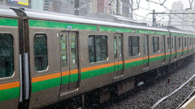大雨と電車
