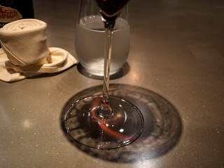 一杯の赤から始まる夜