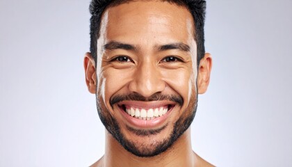 Obraz premium Smiling man portrait