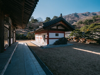 Fototapeta premium The appearance of a traditional Korean temple