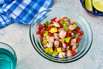 エビのセビーチェ（海老のセビーチェ）（セビチェ, セビッチェ）メキシコ料理 コピースペースあり  Mexican shrimp ceviche（Mexican shrimp cebiche, Ceviche de camarón, Cebiche de camarón), copy space available