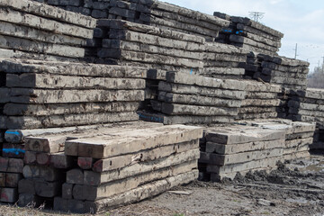 Used cull mats or timber mats used for temporary road access, ground stabilization, or heavy equipment.