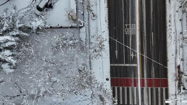 인천광역시 연수구 연수동 원인재 인근의 눈쌓인 아파트 풍경 