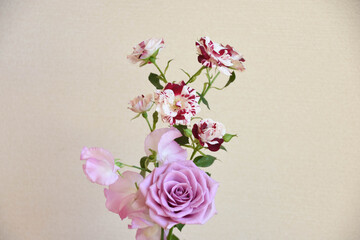 薔薇とスイートピー