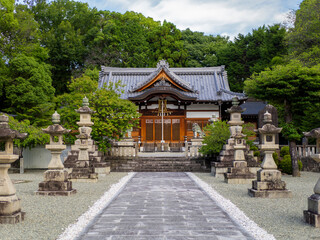 Fototapeta premium 参道正面から見る八阪神社の社