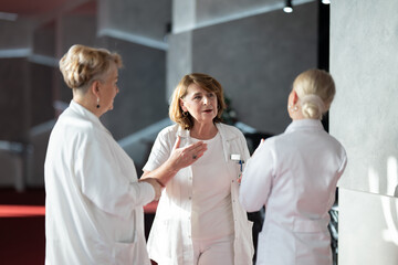 Group of medical professionals having discussion