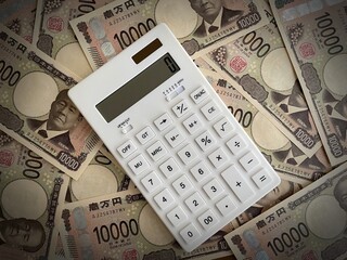 Fototapeta premium お金を使い過ぎてなくなるイメージ