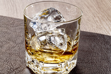 ウイスキーと氷