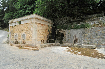 Fontaine vénitienne à Alikampos en Crète