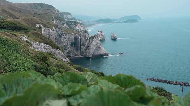 홋카이도 무로란 에토모 반도 외해안의 웅장한 해안 절벽과 기암괴석 영상
( Hokkaido Muroran Etomo Peninsula Outer Coast: Majestic Coastal Cliffs and Unique Rock Formations | Video Footage )