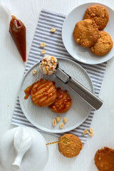 Peanut butter cookies with caramel.