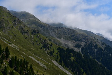Schöne Landschaft im Ultental in Südtirol 