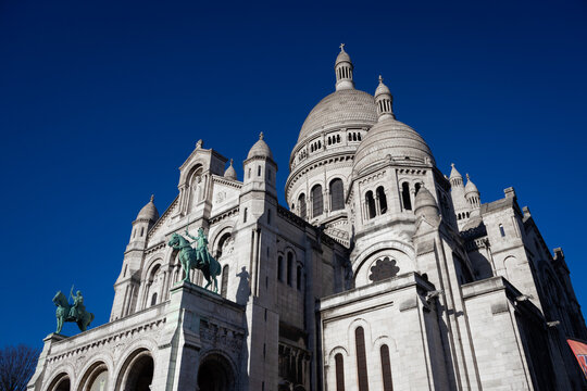 Photograph of the Sacre Coeur in Paris, France