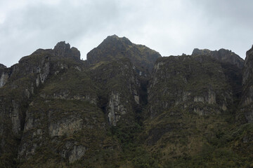 Parque Nacional Cajas en la Provincia de Azuay en Cueca, Ecuador. Una especie de paramo con diversidad de animales, senderos que atraviesan bosques nubosos de hoja perenne y sus cientos de lagunas.