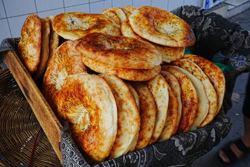 Uzbekistan Food, Bread, Non - ウズベキスタン料理 パン ナン