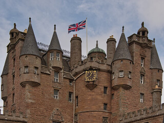 Niebo, flaga, zamek.  © Janusz