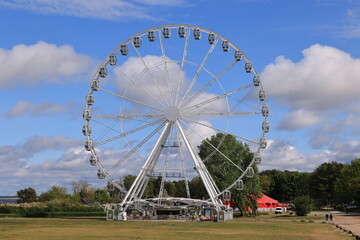 Blick auf das Riesenrad an der Strandpromenade des Ostseebades Heringsdorf