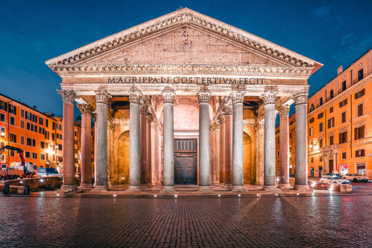 Evening view of the Roman Pantheon, an ancient structure dating back to the 1st century AD, built in honor of King Marcus Agrippa.