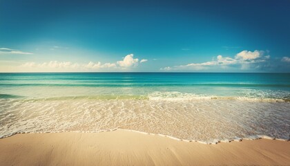 Obraz premium vintage image of sandy beach landscape holiday summer beach background