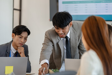 employees are discussing marketing strategies in a conference room, businesspeople are discussing the investment they will make together, accounting, brainstorming, finance