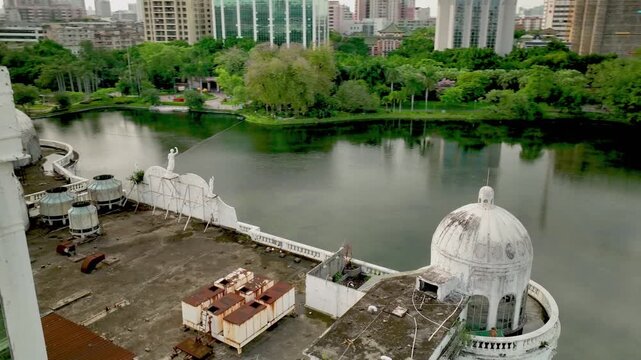 Exploring Liuhua Lake in Guangzhou City's Liwan District with stunning park views and historical architecture