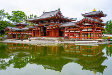 Fototapeta premium 宇治平等院鳳凰堂