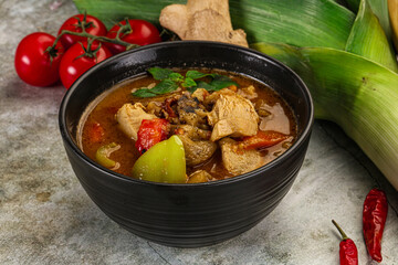 Thai curry with chicken and basil