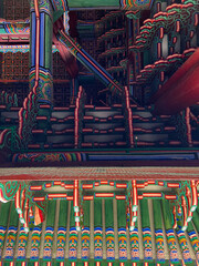 경복궁 처마와 천장의 화려하고 정교한 단청 무늬
