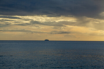 Fototapeta premium 奄美大島の空と夏雲。