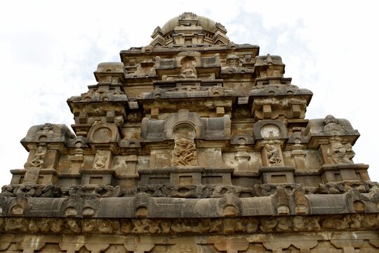 Anciant chola dynasty temple in tamil nadu, india.