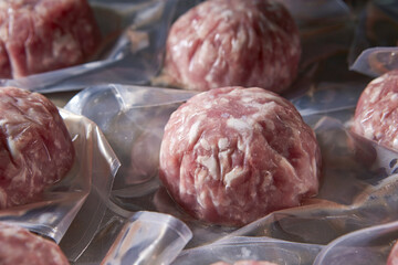 Packaged minced raw meat