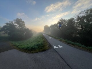 Ścieżka rowerów euro velo Nowy Sącz wschód słońca © Maciej G. Szling