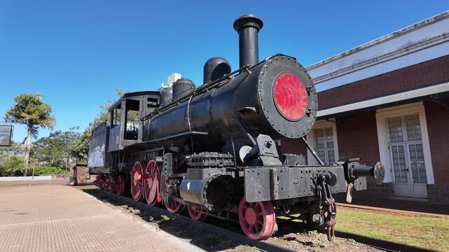 "La Posade&ntilde;a" and "La Misionerita" locomotives, Old Posadas Train Station
