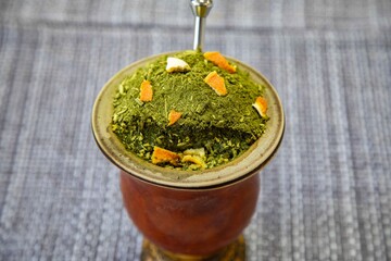 The most perfect, original and best yerba mate chimarrão in the world. With dehydrated orange peel and a classic ambiance.