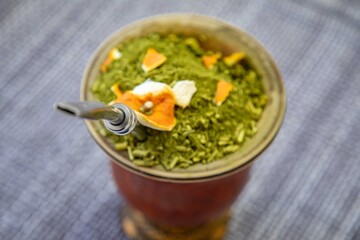 The most perfect, original and best yerba mate chimarrão in the world. With dehydrated orange peel and a classic ambiance.