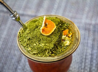 The most perfect, original and best yerba mate chimarrão in the world. With dehydrated orange peel and a classic ambiance.