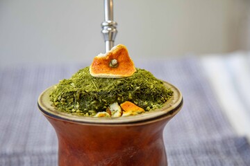 The most perfect, original and best yerba mate chimarrão in the world. With dehydrated orange peel and a classic ambiance.