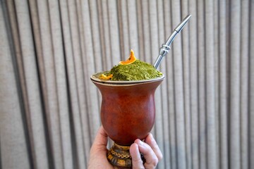 The most perfect, original and best yerba mate chimarrão in the world. With dehydrated orange peel and a classic ambiance.